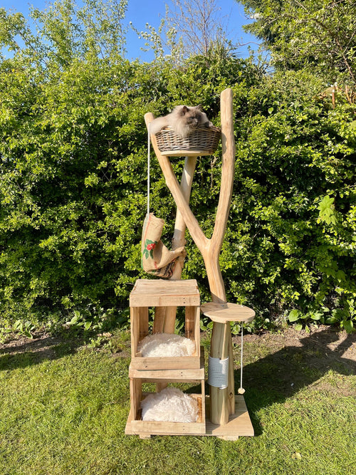 Empire-State Cat Tree